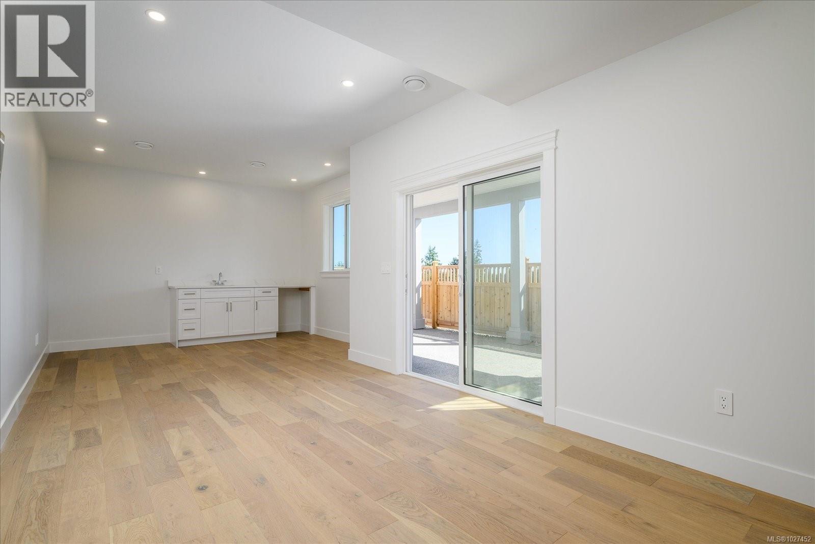 167 GOLDEN OAKS CRES - 36