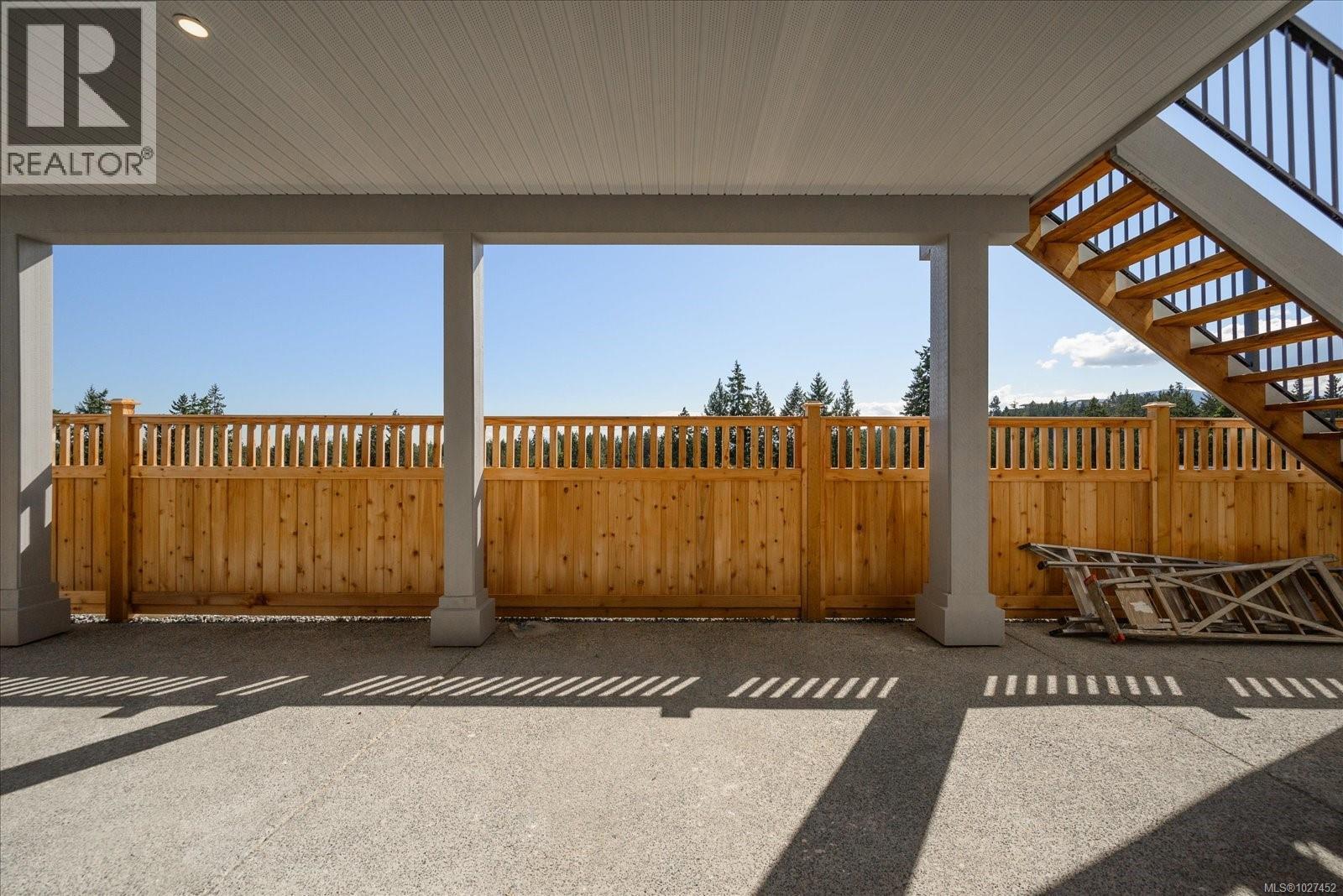 167 GOLDEN OAKS CRES - 38