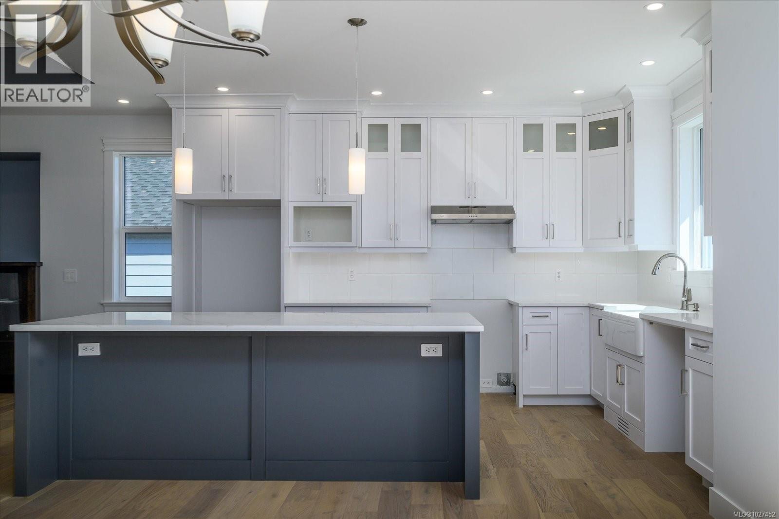 167 GOLDEN OAKS CRES - 9