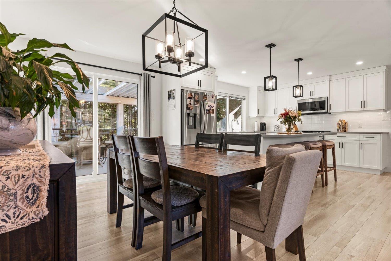 540 NAISMITH AVENUE, Harrison Hot Springs, Harrison Hot Springs