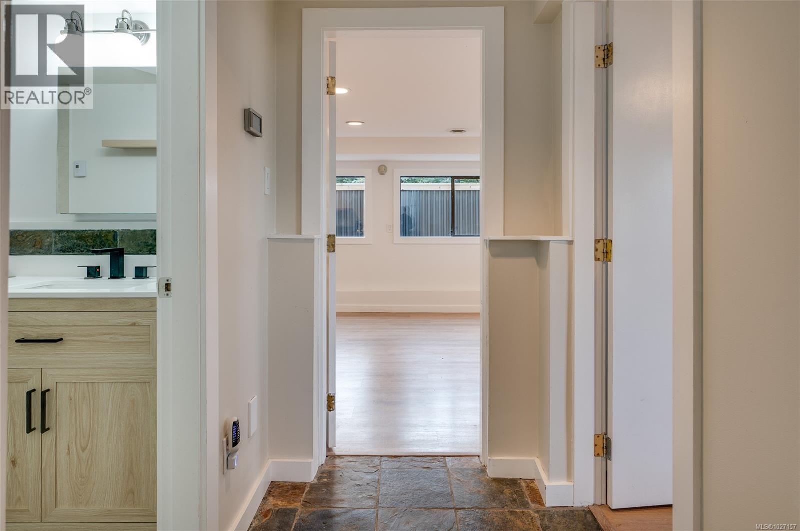 7850 SHANGRI-LA RD - 51