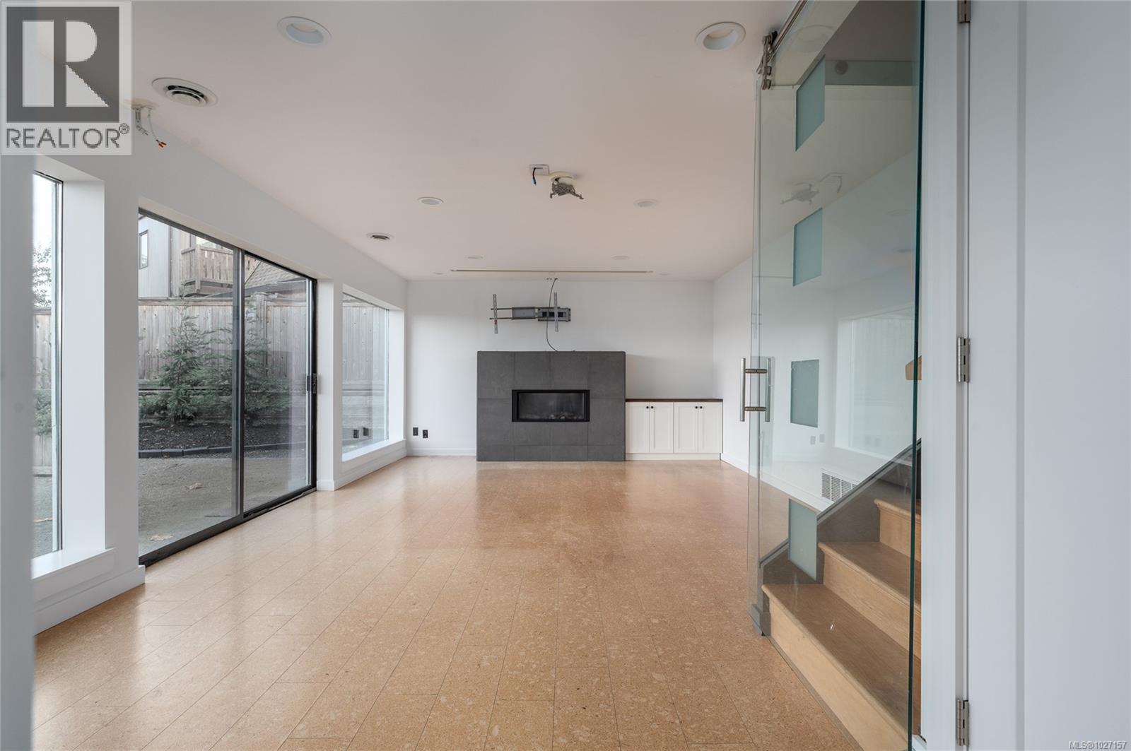 7850 SHANGRI-LA RD - 55