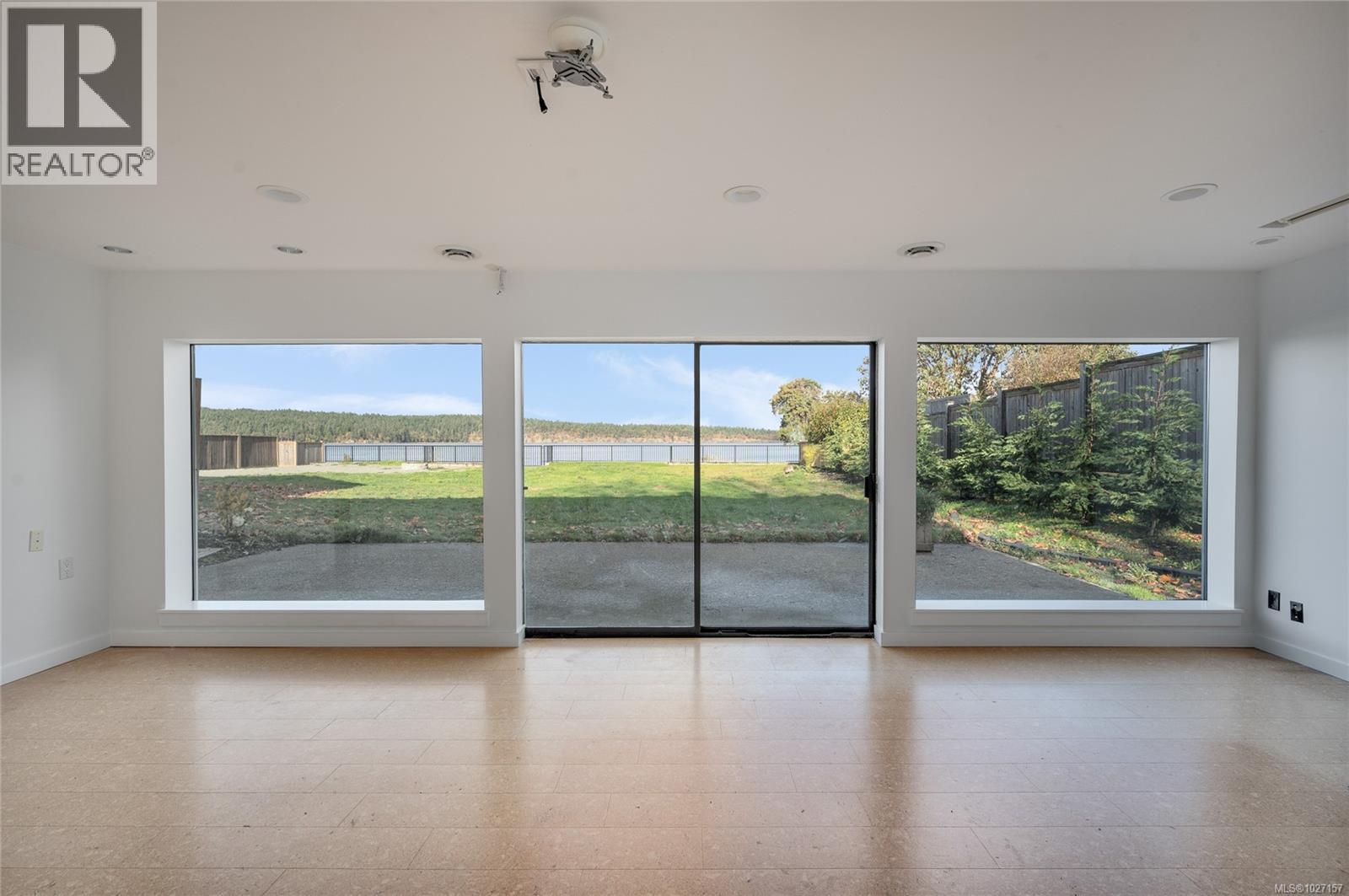 7850 SHANGRI-LA RD - 60