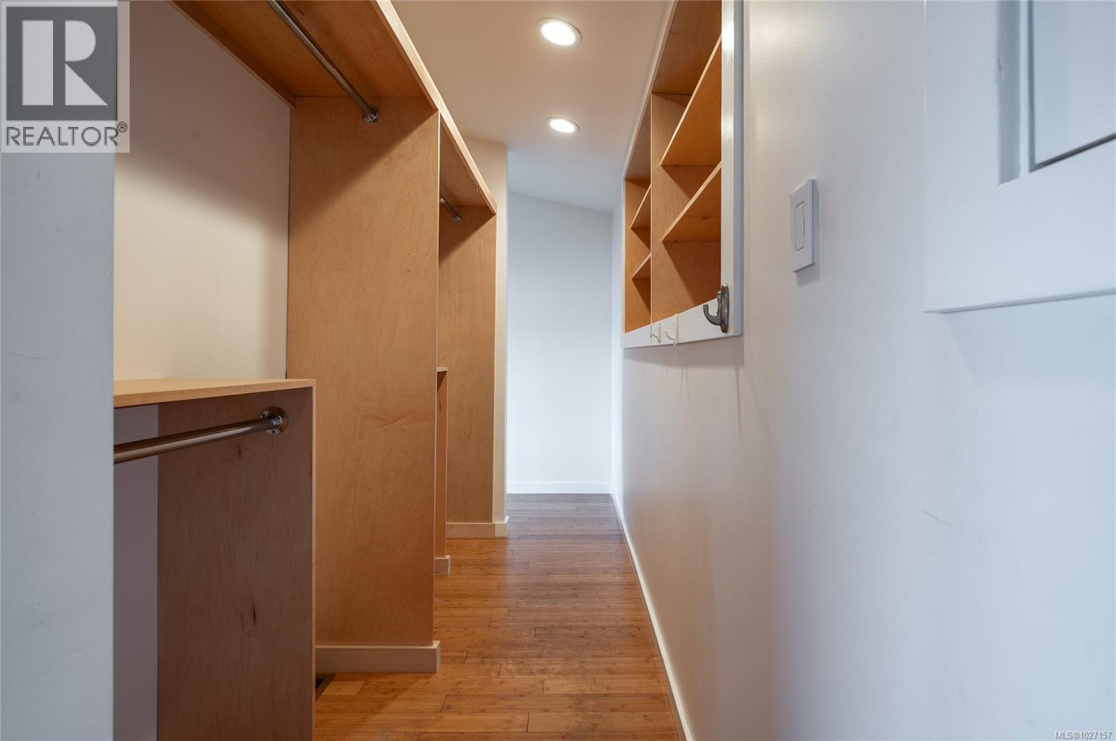 7850 SHANGRI-LA RD - 68