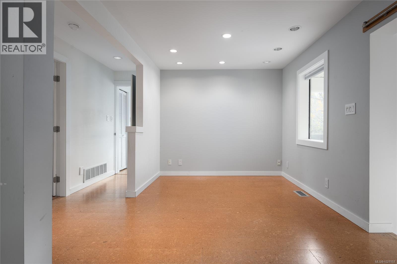 7850 SHANGRI-LA RD - 77