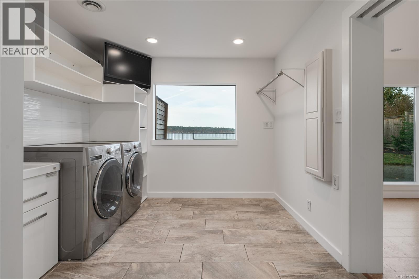 7850 SHANGRI-LA RD - 84