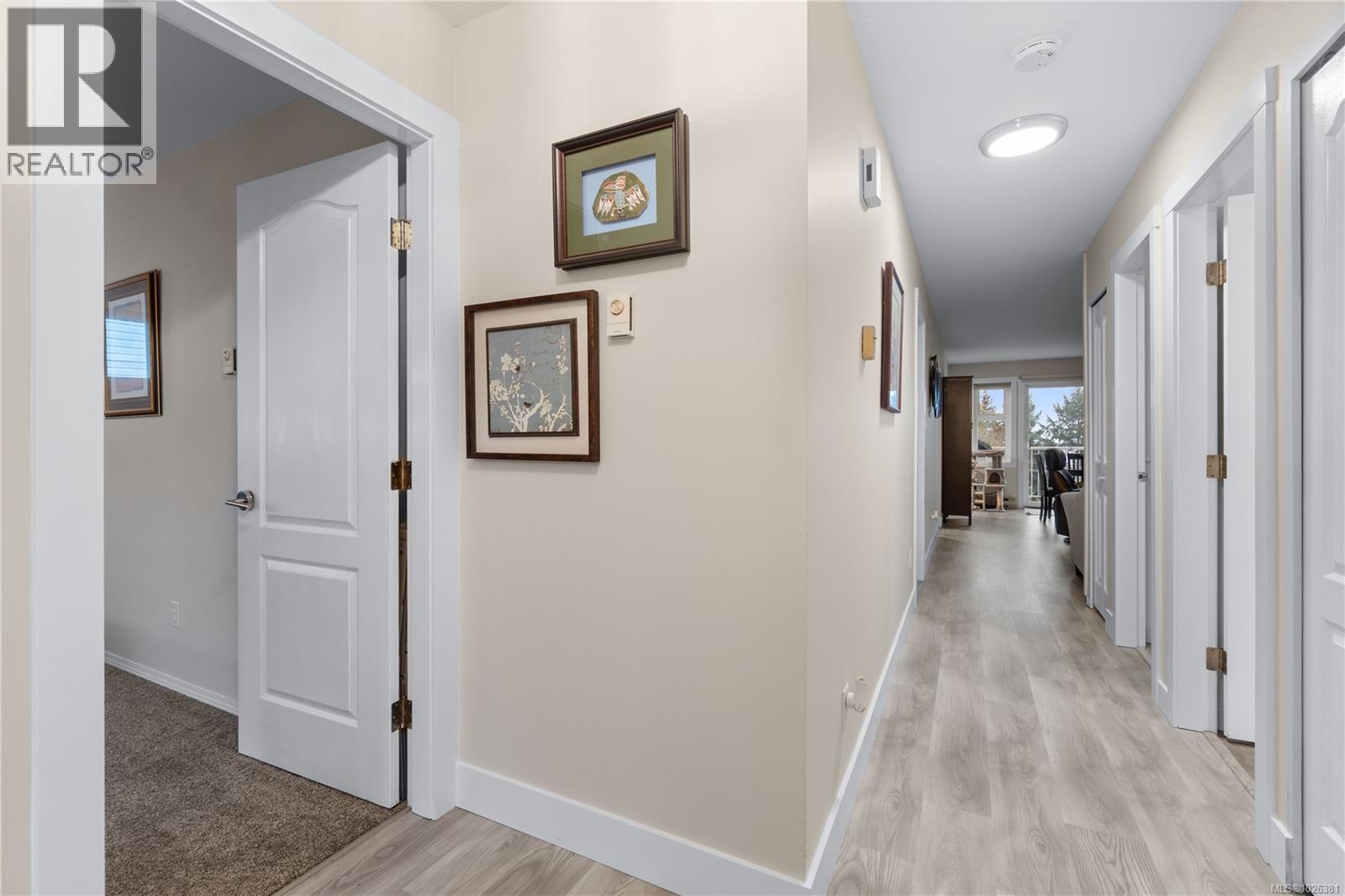 368 PETROGLYPH CRES - 11