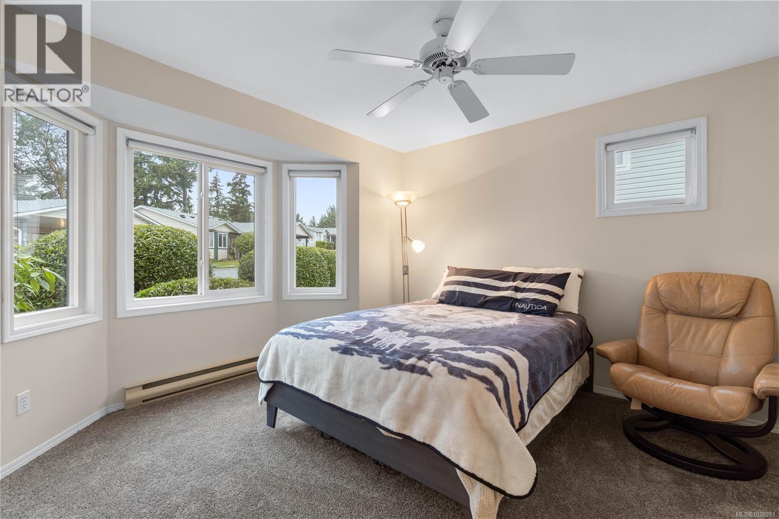 368 PETROGLYPH CRES - 14