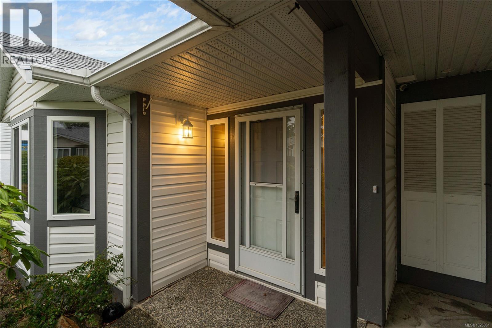 368 PETROGLYPH CRES - 32