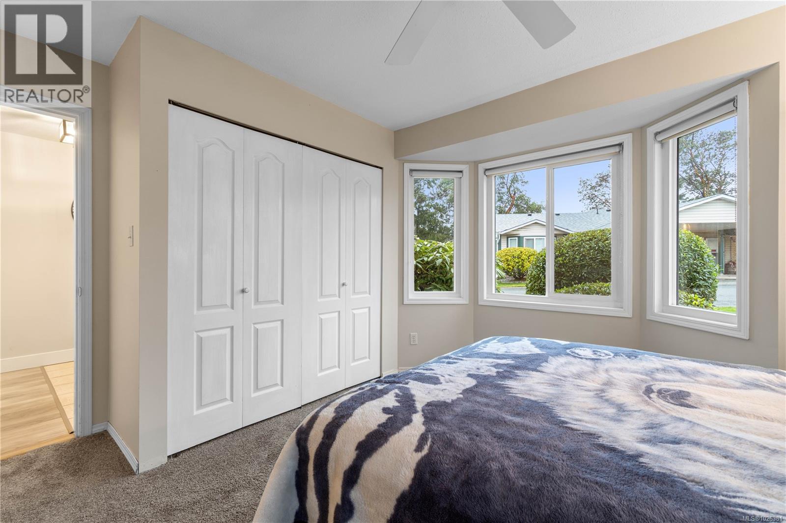 368 PETROGLYPH CRES - 15