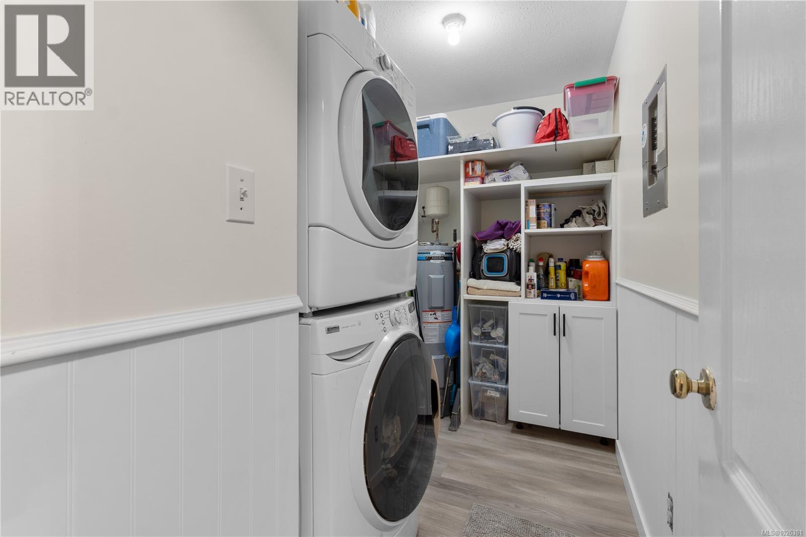 368 PETROGLYPH CRES - 12