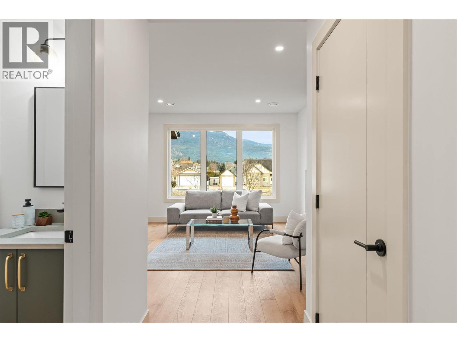 2345 Patterson Avenue Unit# 102, Armstrong