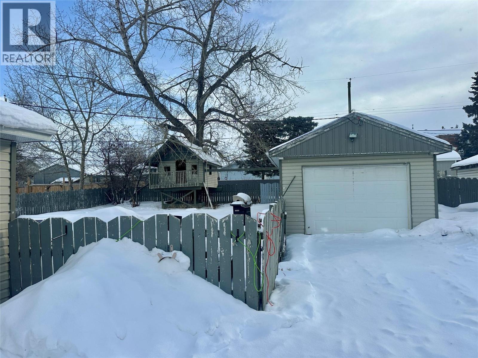 9500 8 Street, Dawson Creek