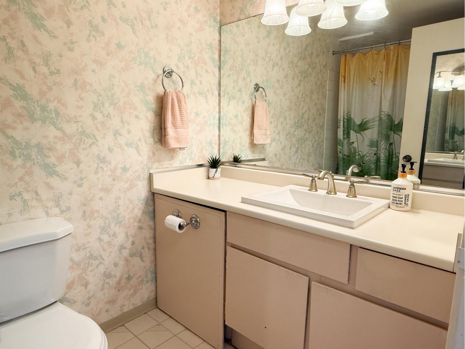 218 15020 NORTH BLUFF ROAD, White Rock