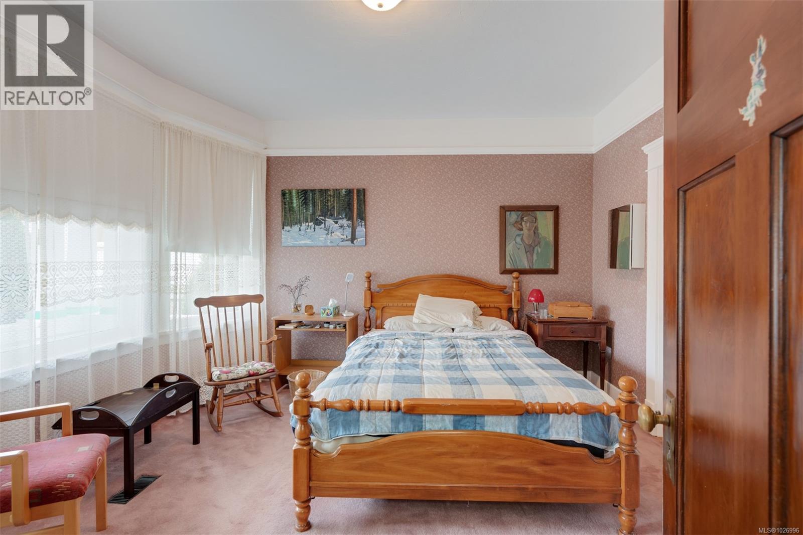  470 Constance Avenue, Esquimalt