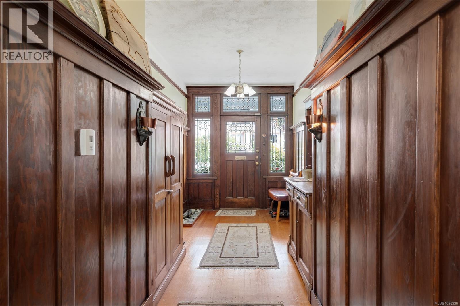  470 Constance Avenue, Esquimalt