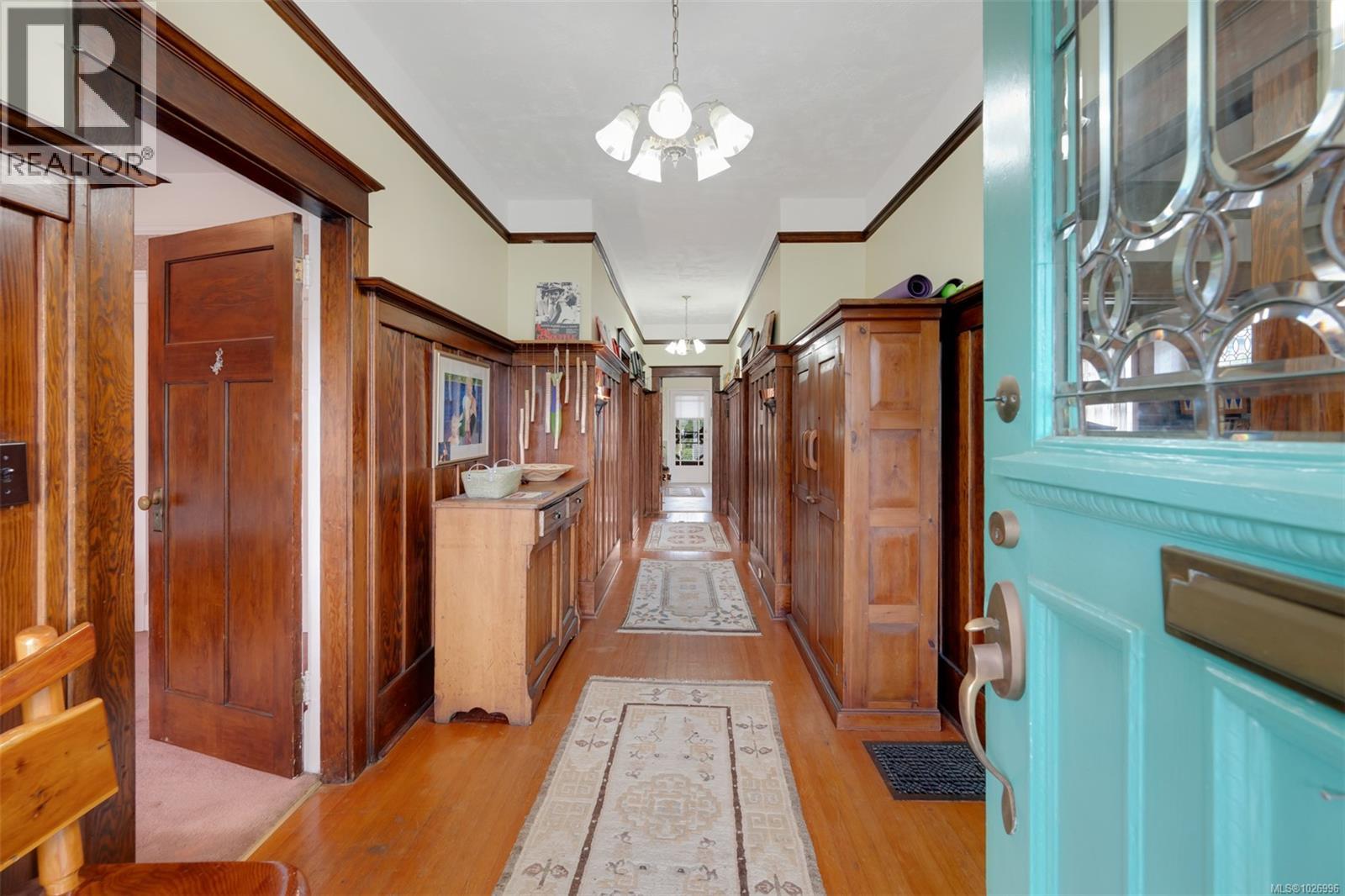  470 Constance Avenue, Esquimalt