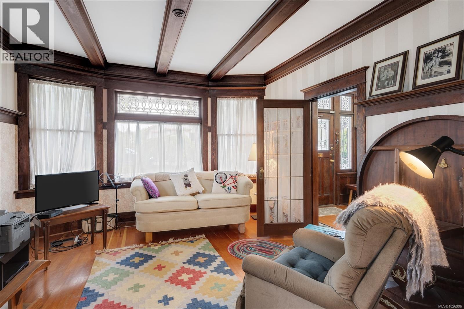  470 Constance Avenue, Esquimalt