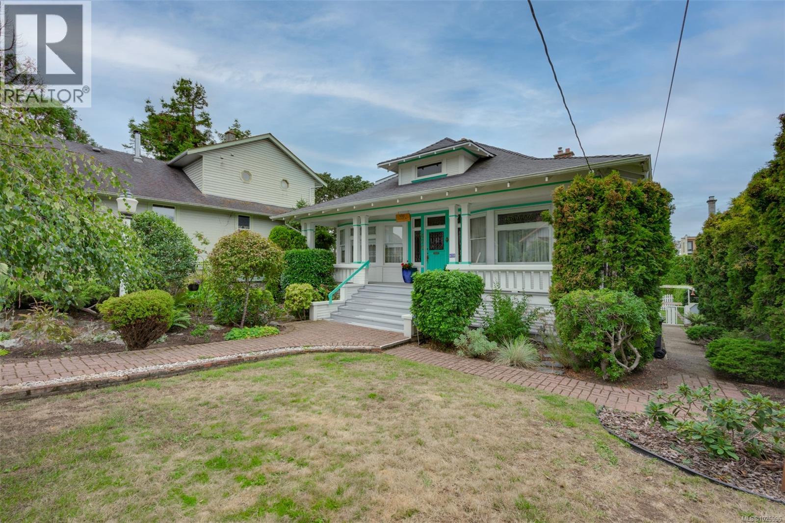  470 Constance Avenue, Esquimalt