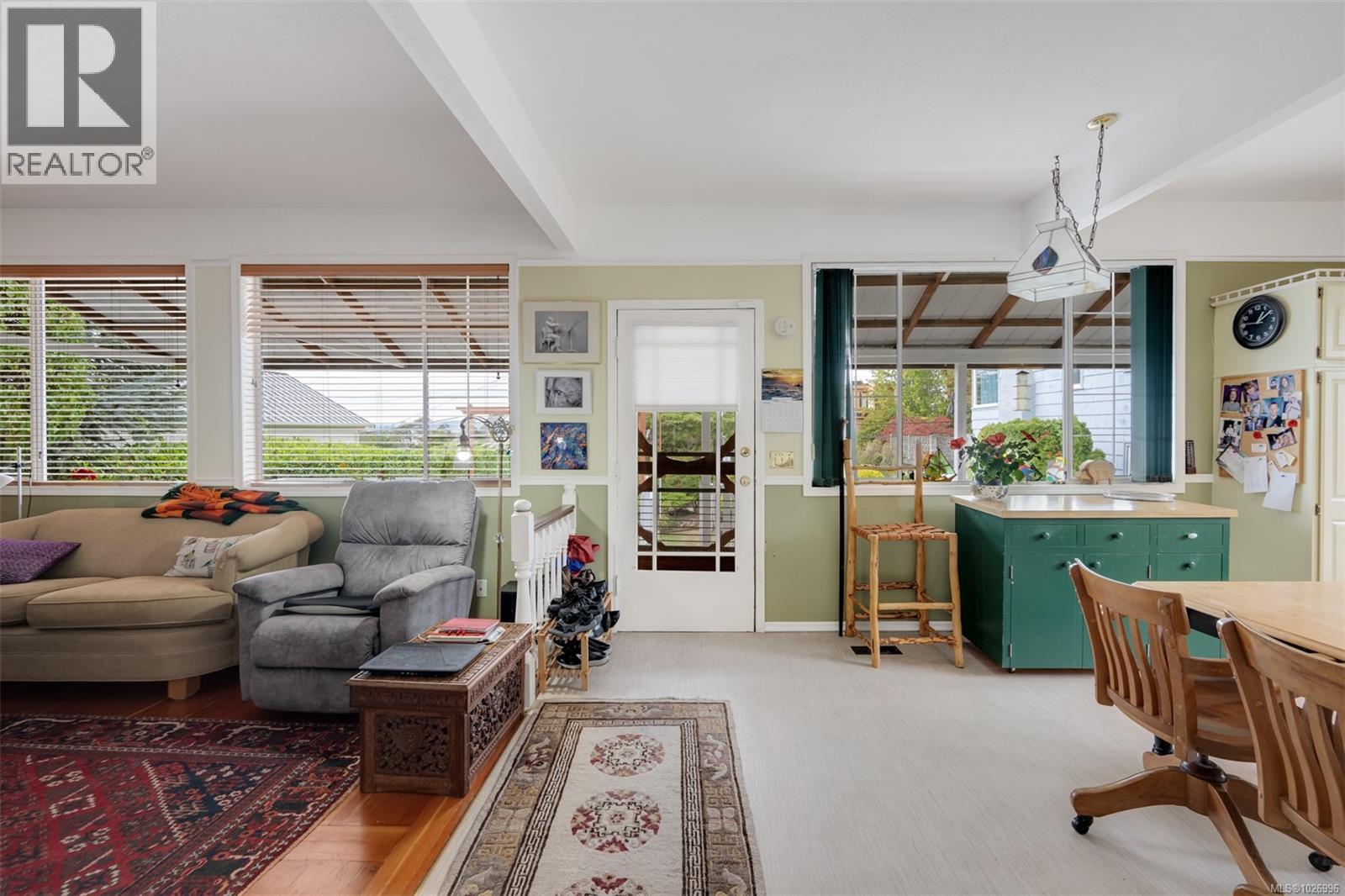  470 Constance Avenue, Esquimalt