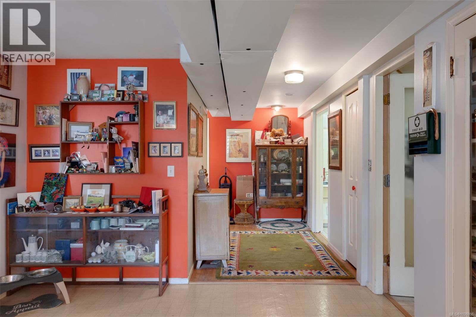  470 Constance Avenue, Esquimalt