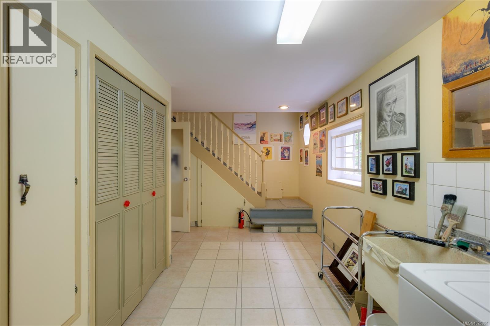  470 Constance Avenue, Esquimalt