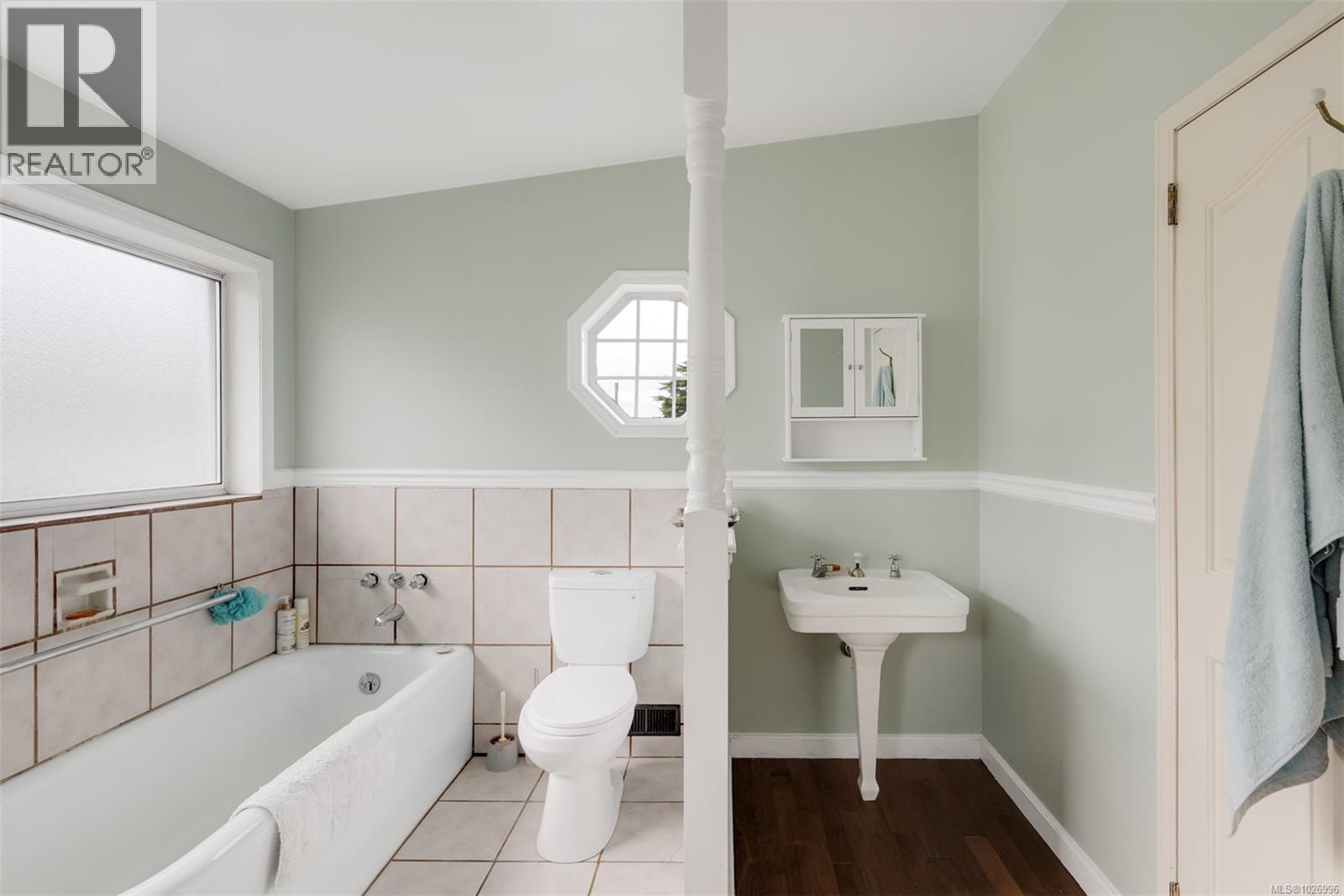  470 Constance Avenue, Esquimalt