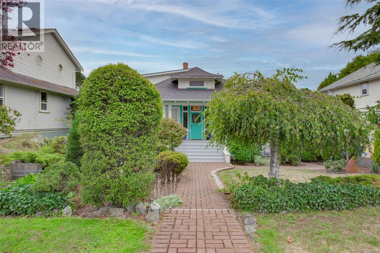  470 Constance Avenue, Esquimalt