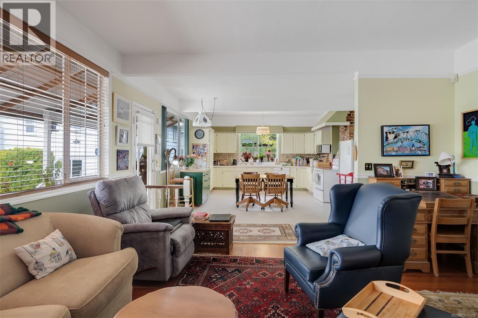  470 Constance Avenue, Esquimalt