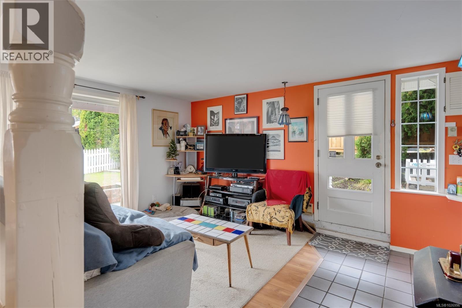  470 Constance Avenue, Esquimalt