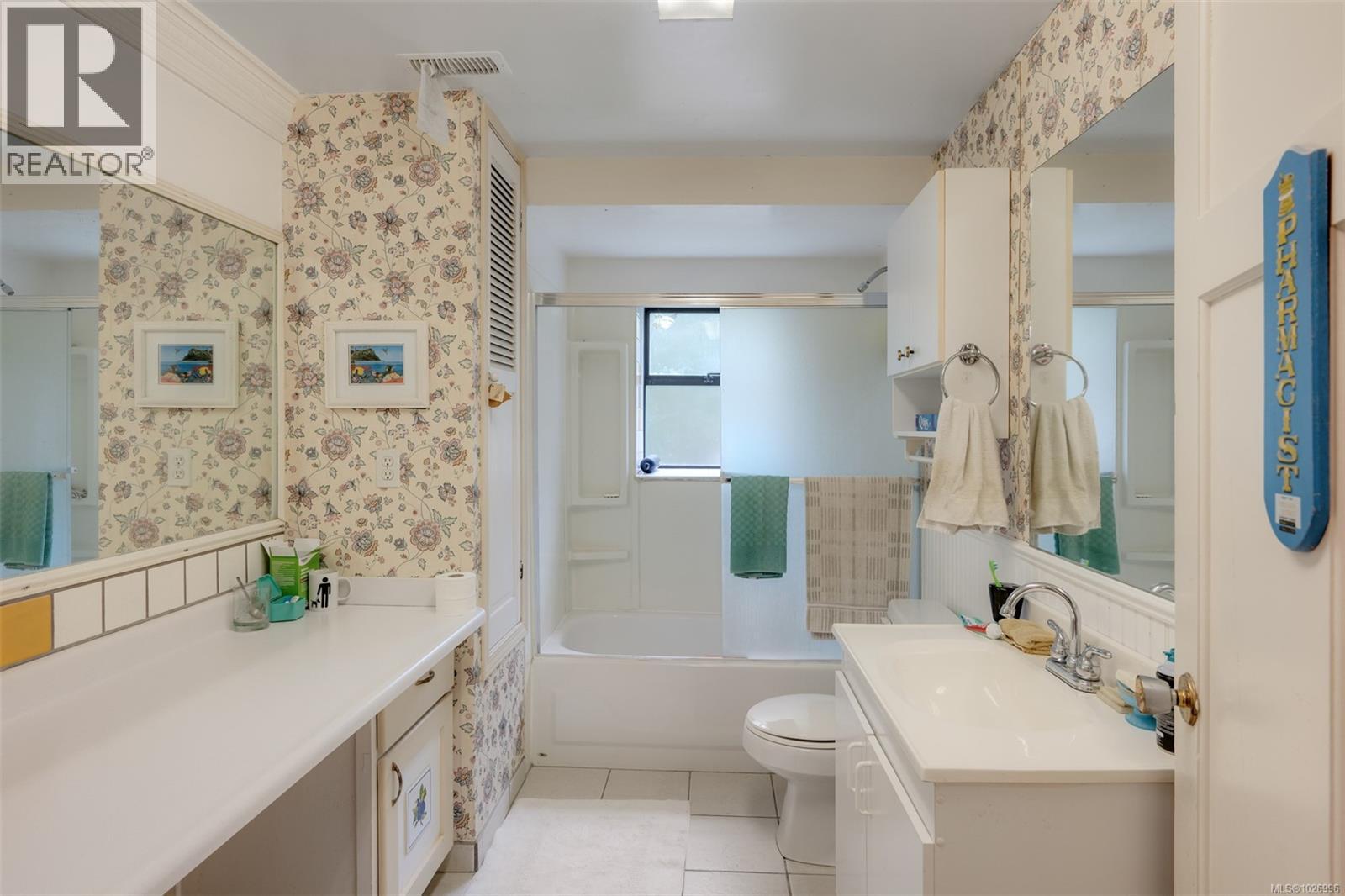  470 Constance Avenue, Esquimalt