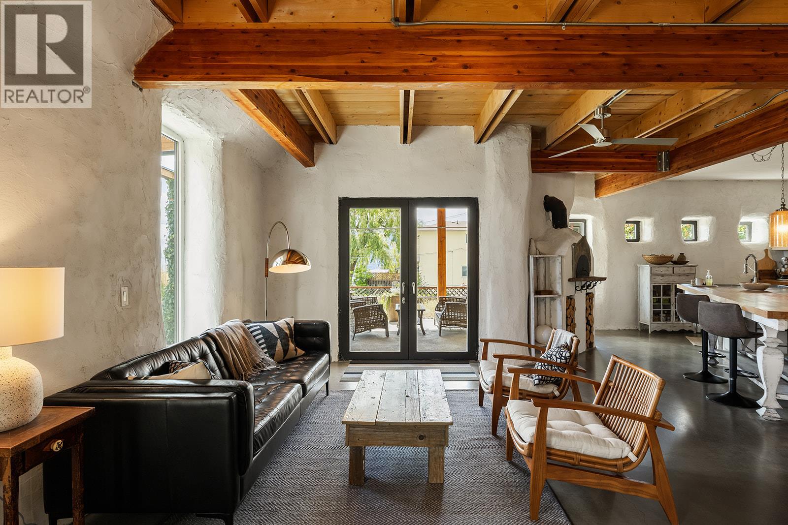  6226 Sanderson Avenue, Peachland