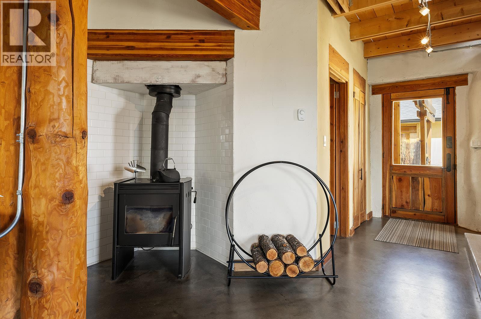  6226 Sanderson Avenue, Peachland