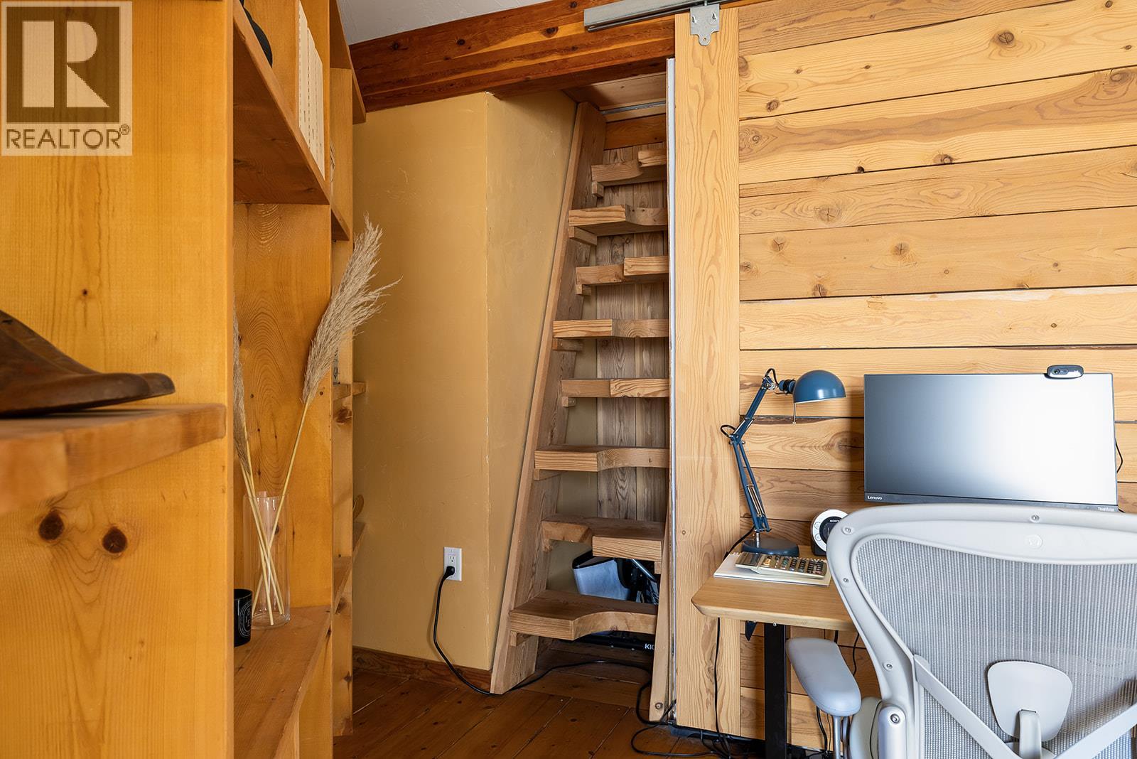  6226 Sanderson Avenue, Peachland