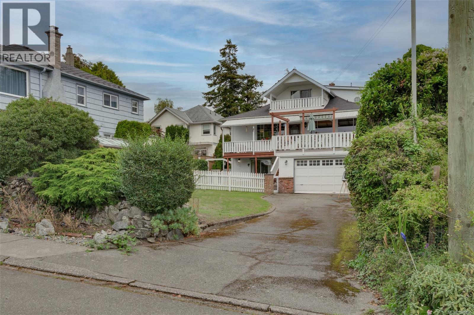  470 Constance Avenue, Esquimalt
