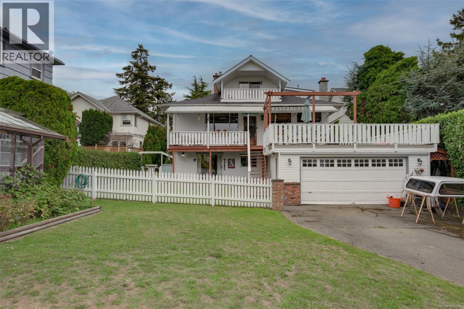 470 Constance Avenue, Esquimalt