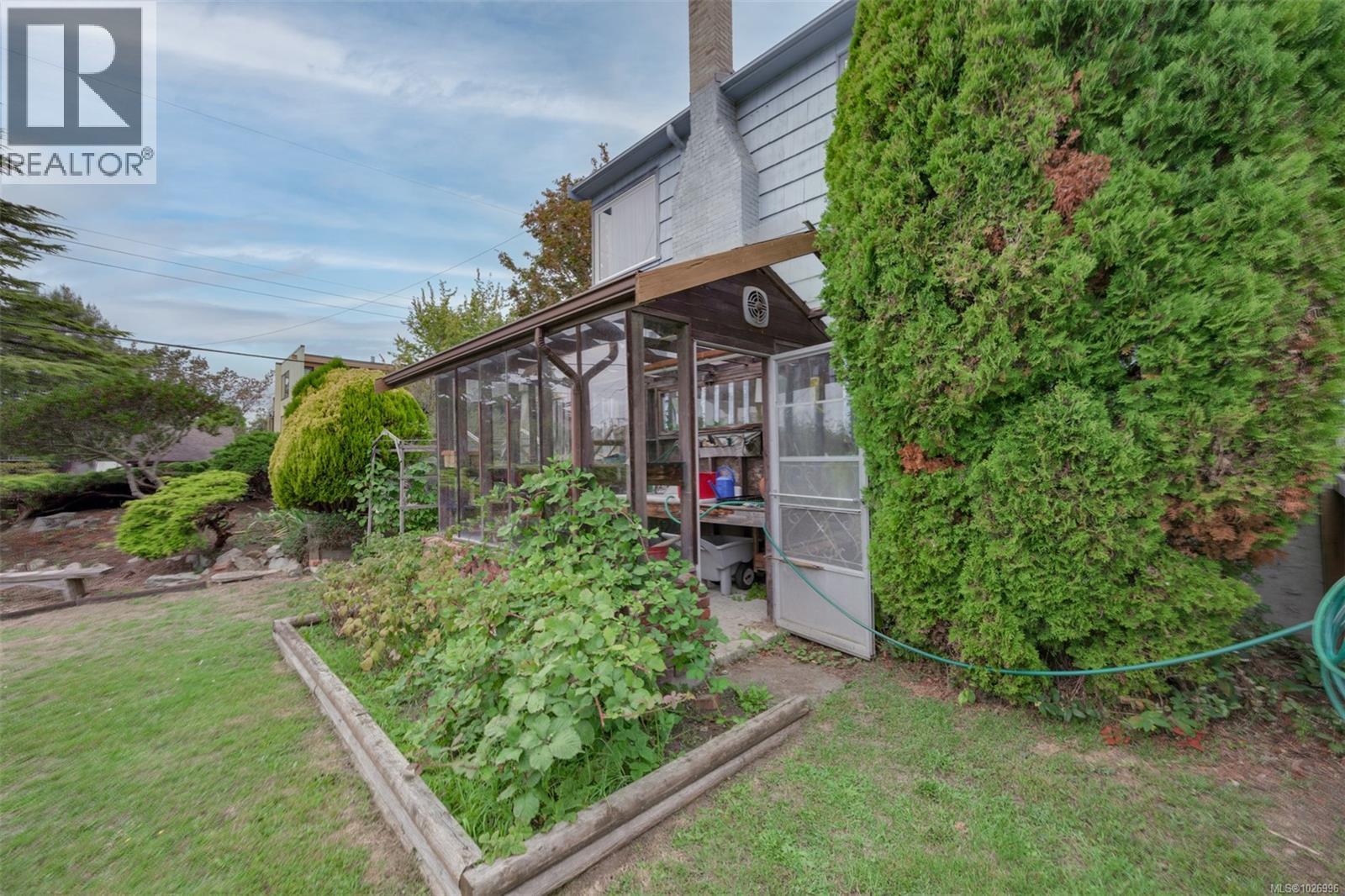  470 Constance Avenue, Esquimalt