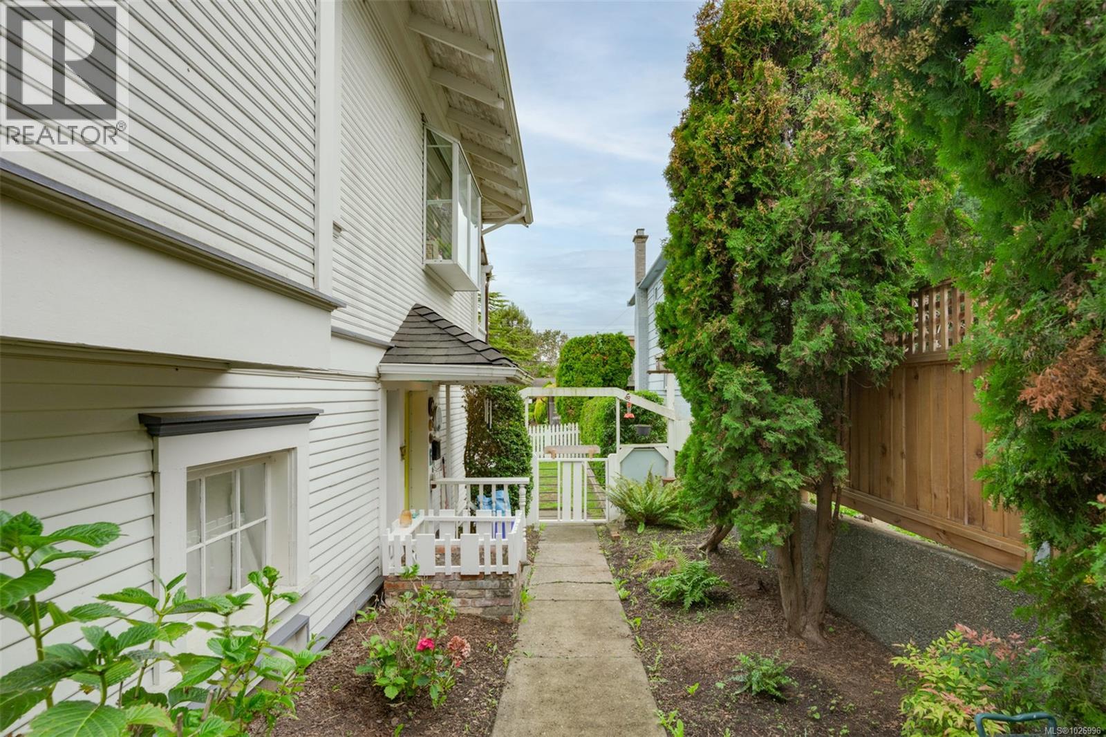  470 Constance Avenue, Esquimalt