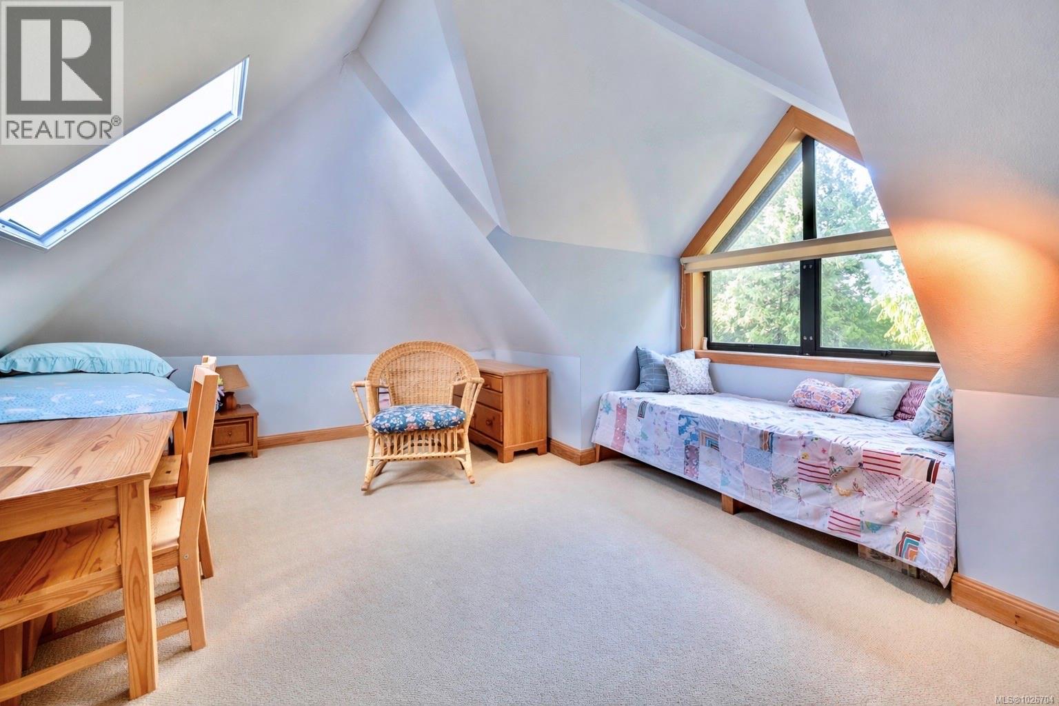 1290 Lynn Rd, Tofino