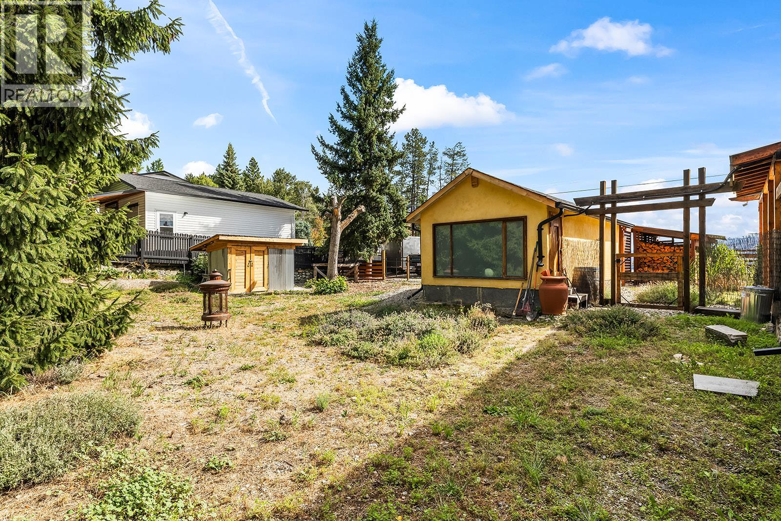  6226 Sanderson Avenue, Peachland