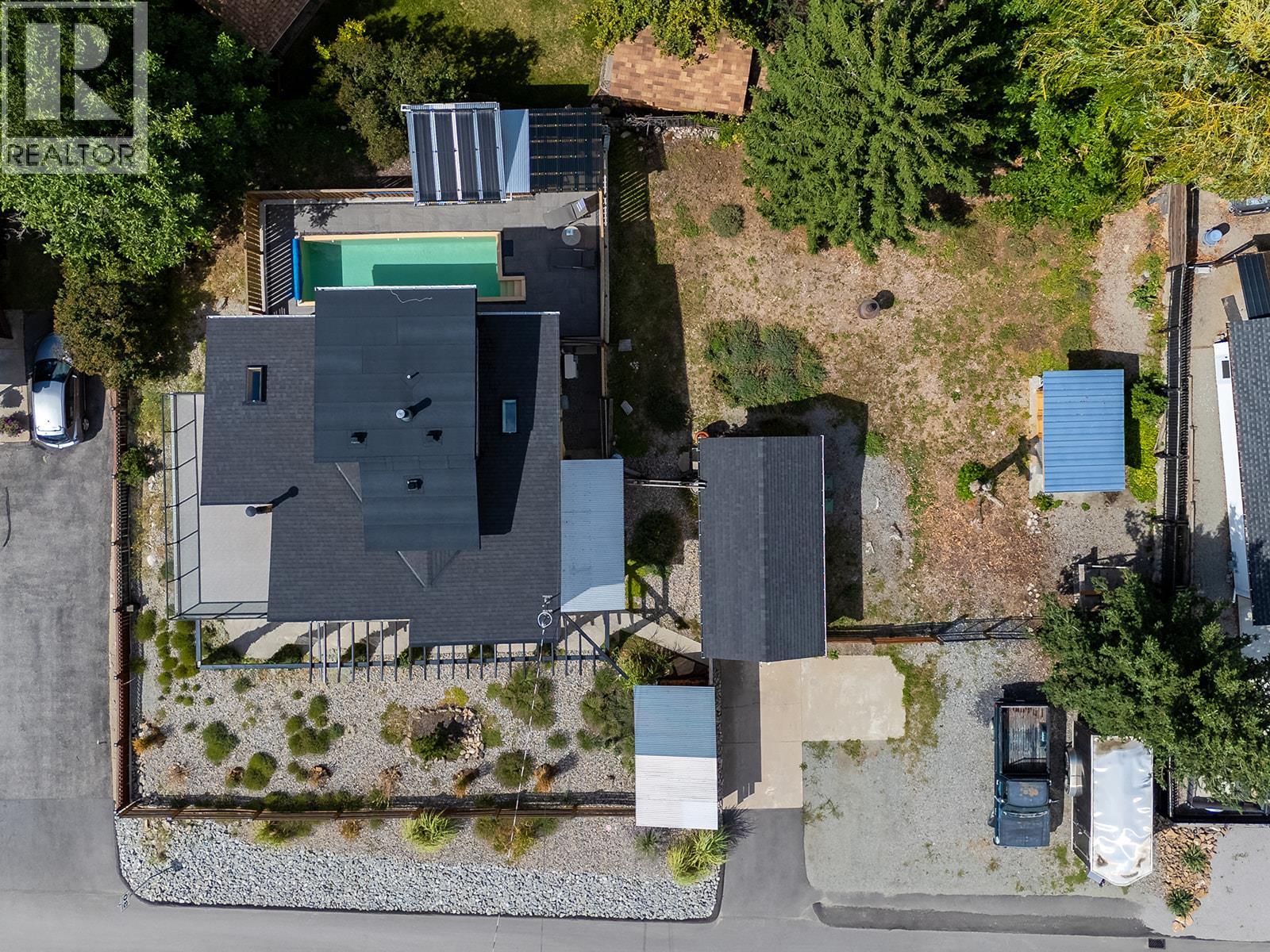  6226 Sanderson Avenue, Peachland