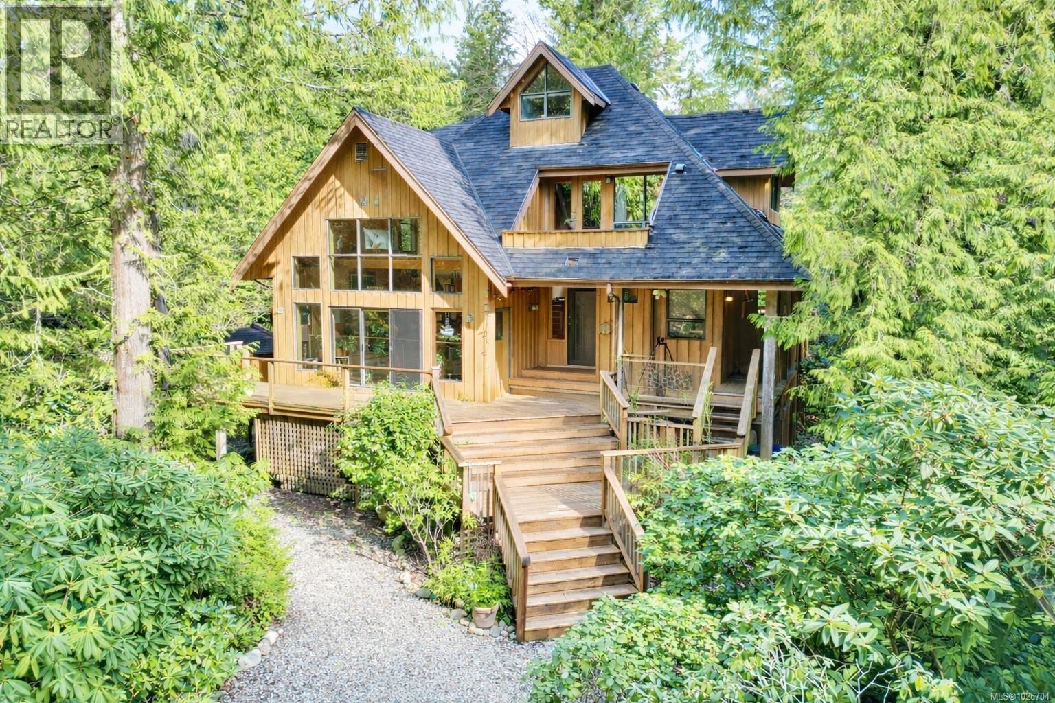 1290 Lynn Rd, Tofino