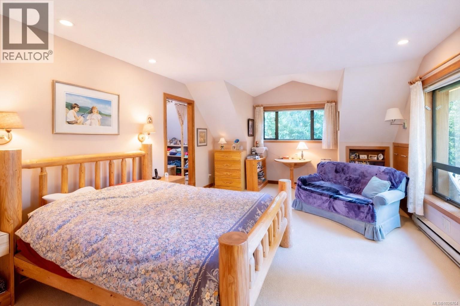 1290 Lynn Rd, Tofino