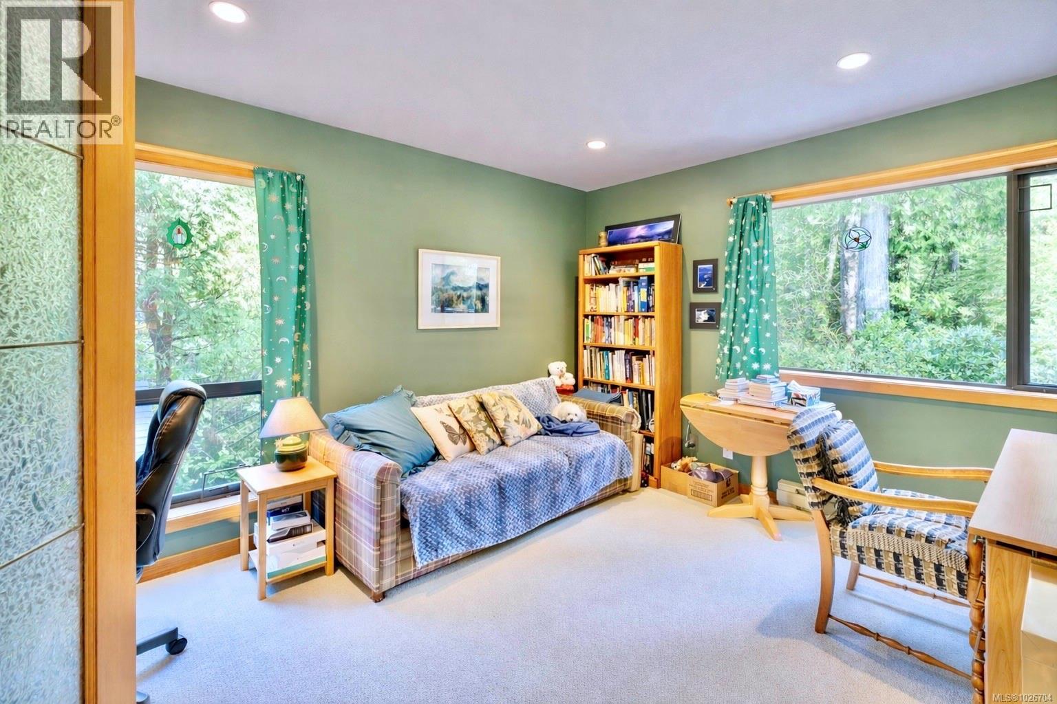 1290 Lynn Rd, Tofino