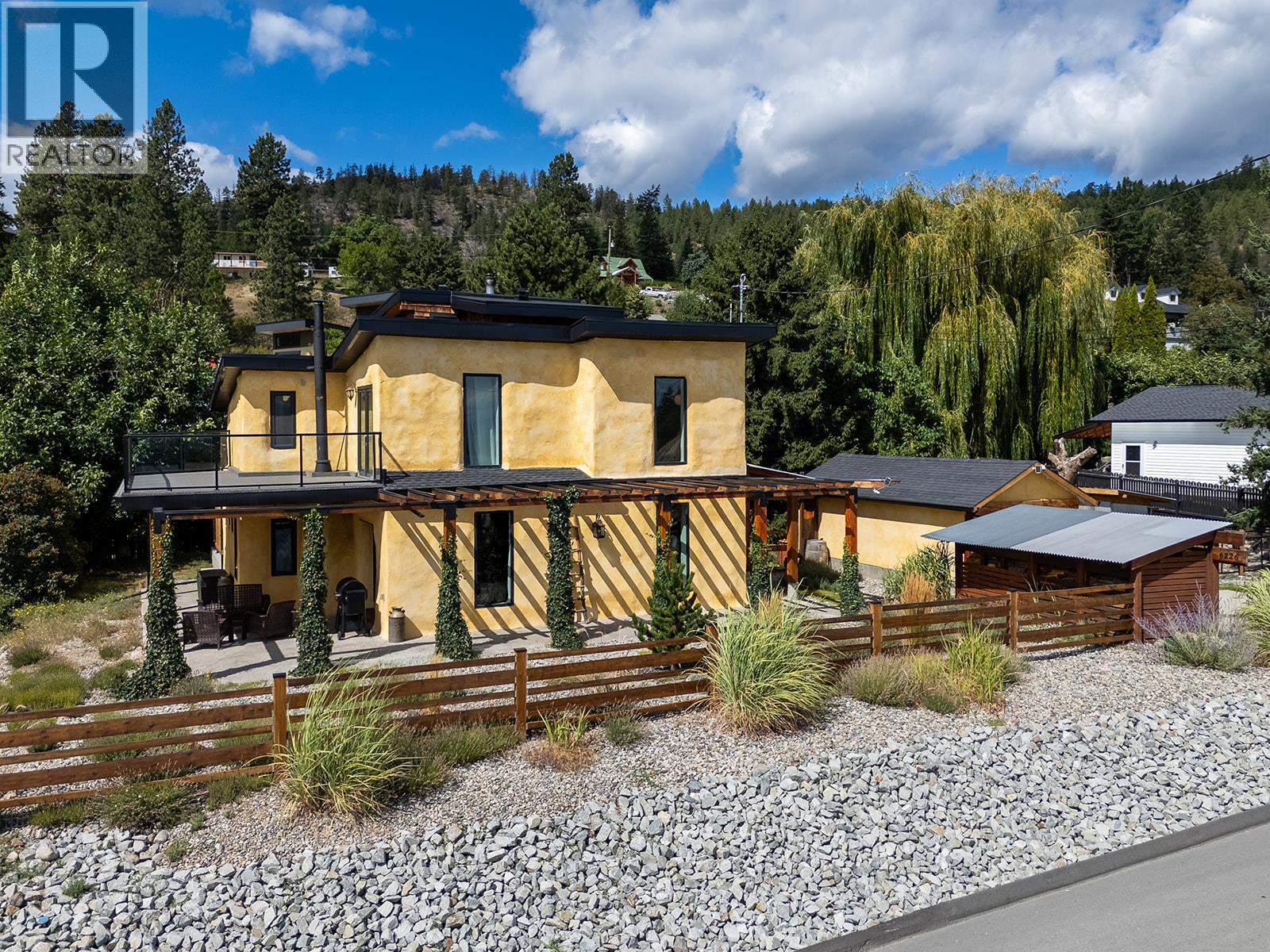  6226 Sanderson Avenue, Peachland