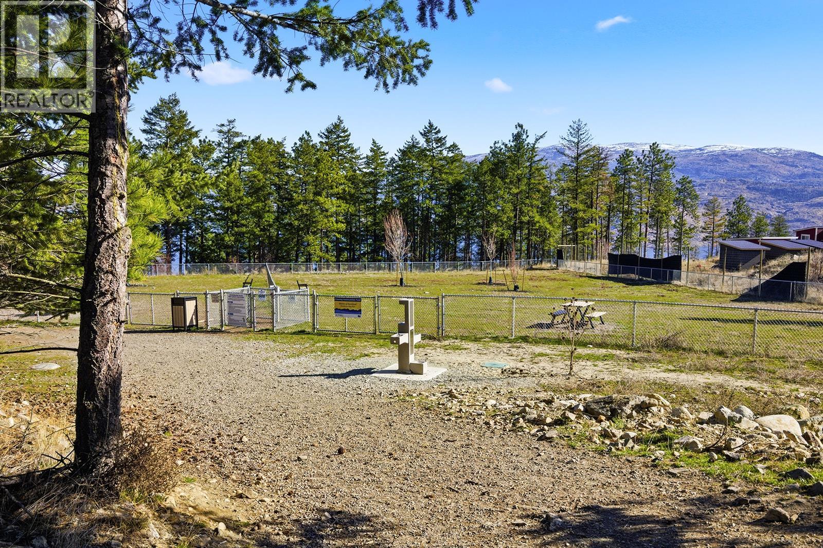  6226 Sanderson Avenue, Peachland