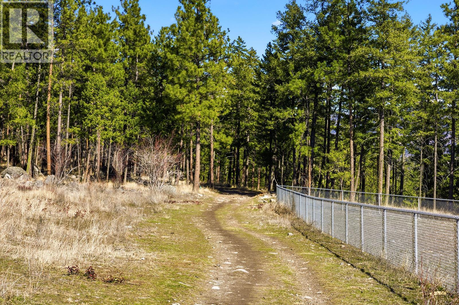  6226 Sanderson Avenue, Peachland