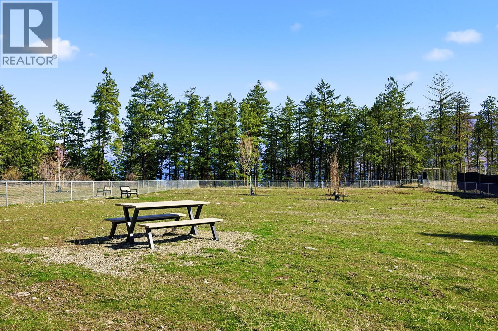  6226 Sanderson Avenue, Peachland