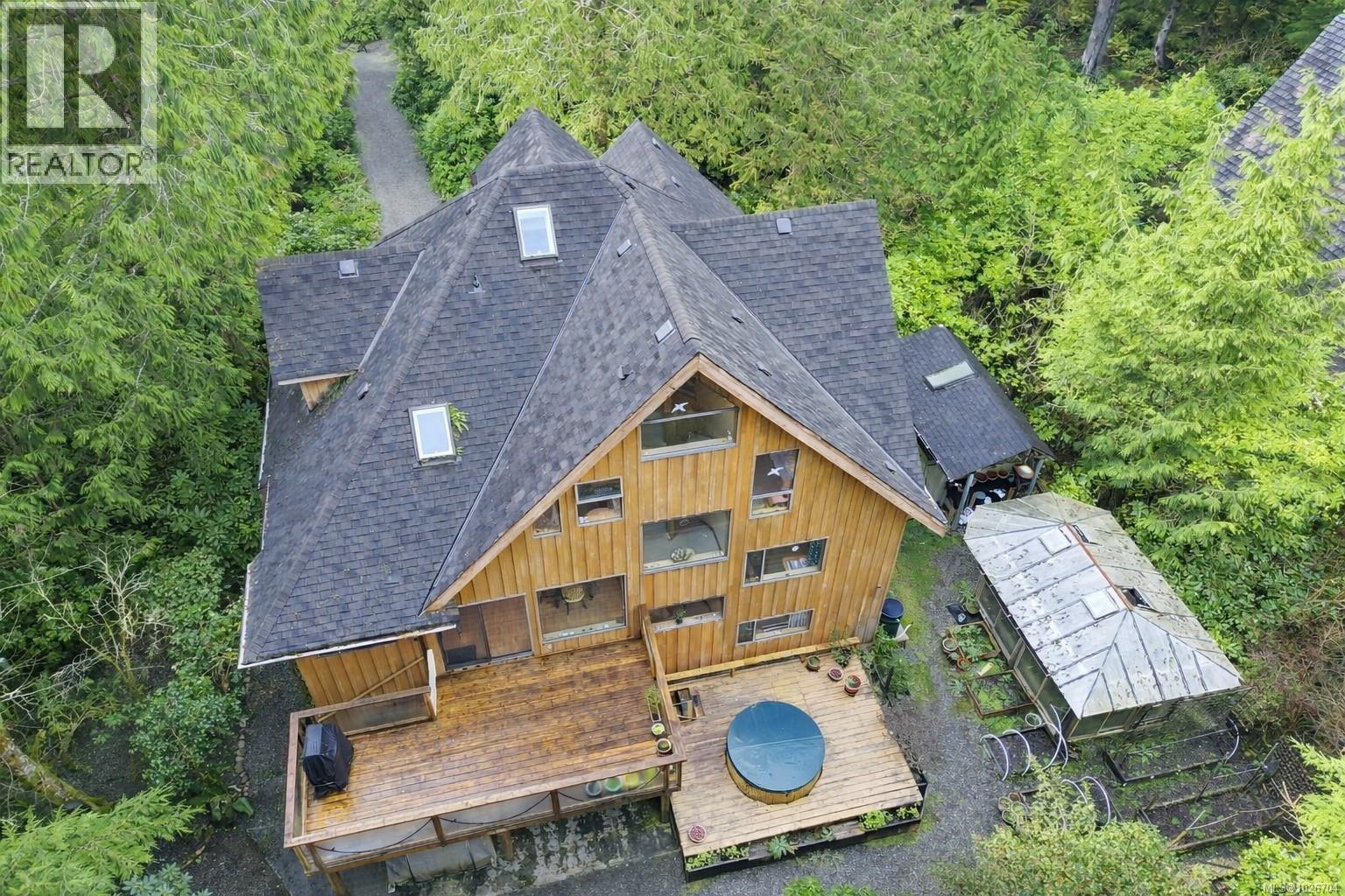 1290 Lynn Rd, Tofino