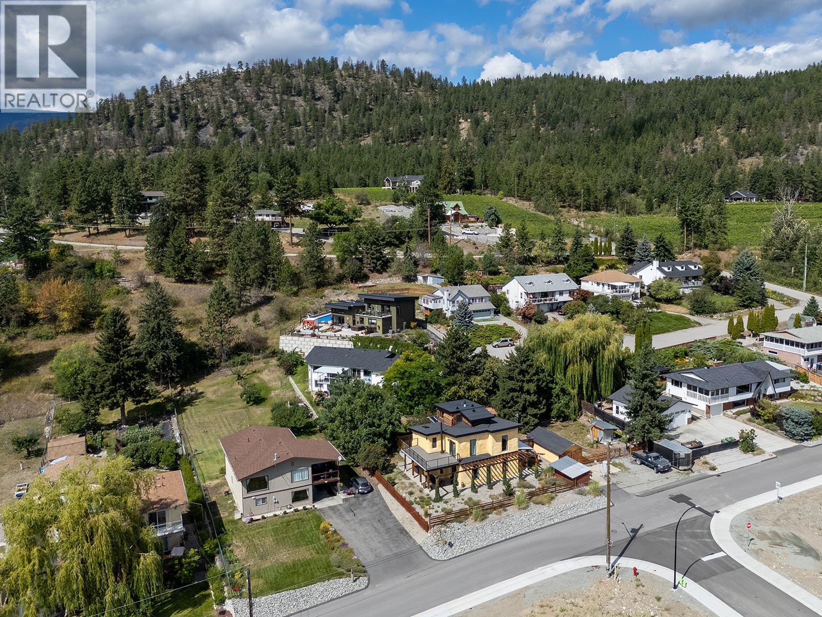  6226 Sanderson Avenue, Peachland